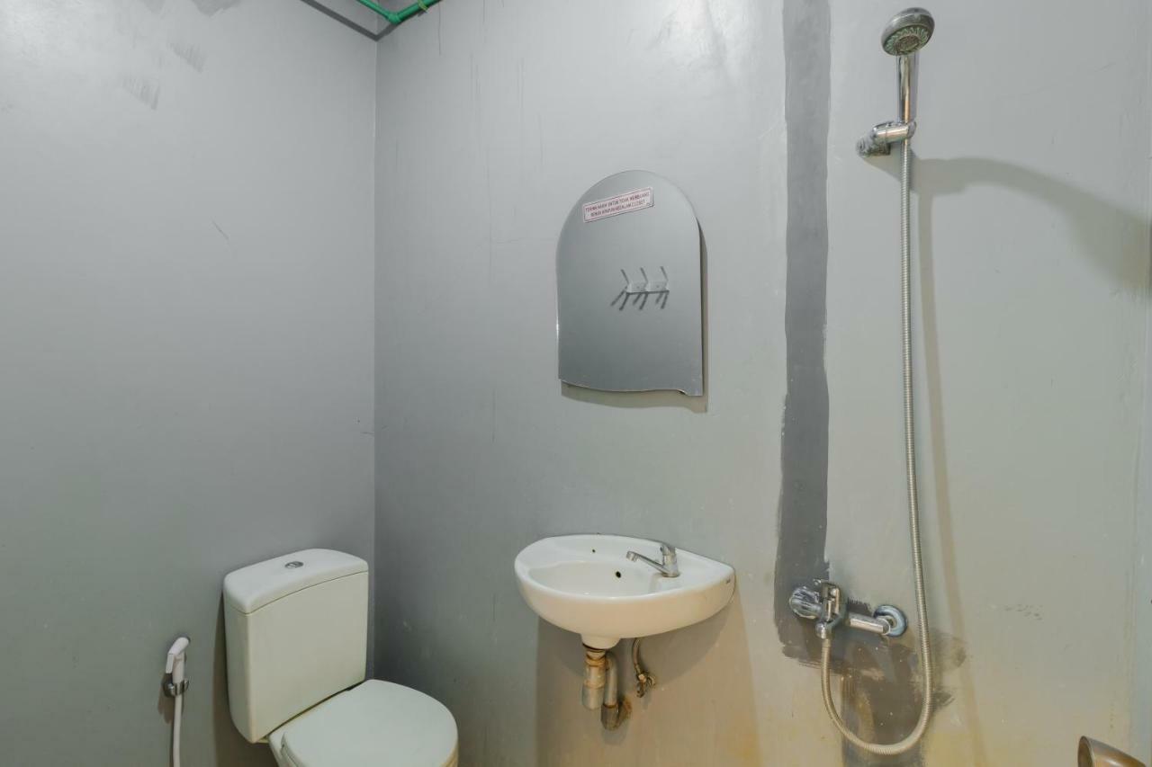 ג'קרטה Reddoorz Syariah At Taman Bendungan Asahan מראה חיצוני תמונה